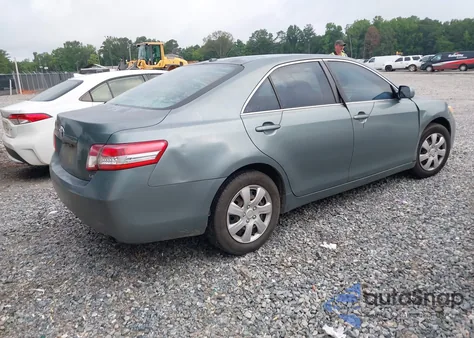 2010 Toyota Camry Le z USA, uszkodzony, nr VIN 4T1BF3EK6AU511687